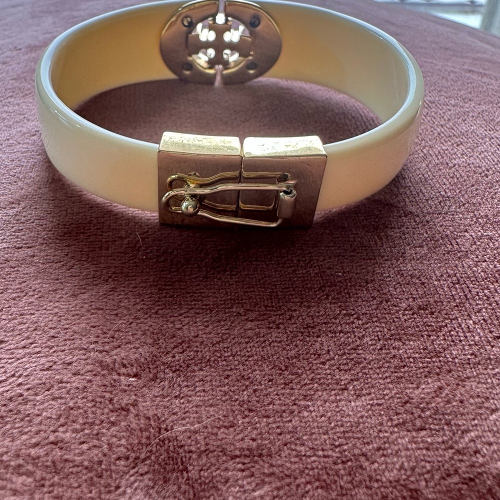 Tory Burch Logo Resin Bracelet - Magnetic & Clasp - Ivory & Gold - Picture 9 of 11